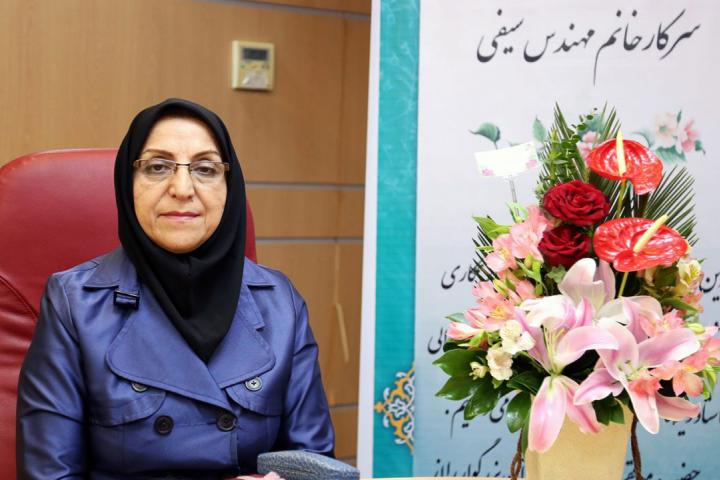 از خانم مهوش سیفی، بابت بیش از یک دهه فعالیت و تلاش در زمینه استانداردسازی فناوری نانو تقدیر شد